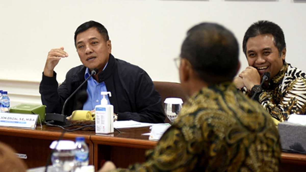 Jon-Erizal-DPR-RI-di-PTPN-IV InfoSAWIT