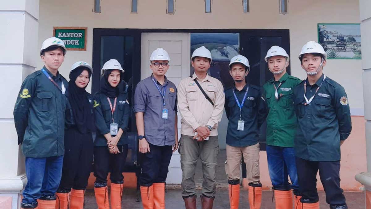 Mahasiswa-Unida-Kunjungan--ke-Pabrik-sawit-Cikasungka InfoSAWIT